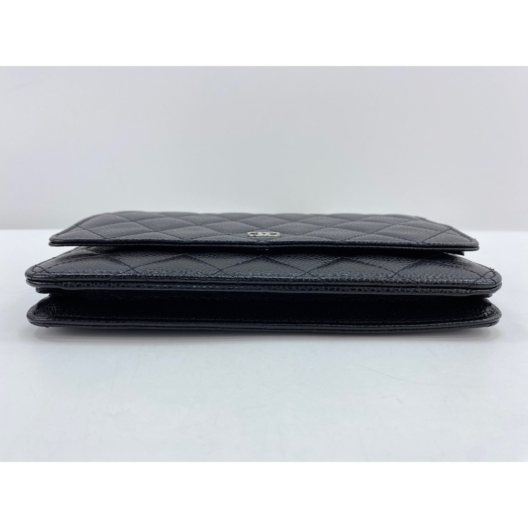 Chanel Black Shoulder Bag (Pre-Owned)