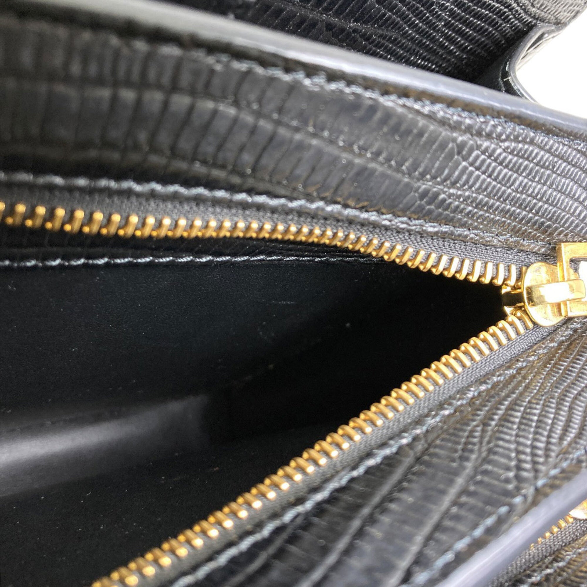 Marni Black Leather Shoulder Bag (Pre-Owned)