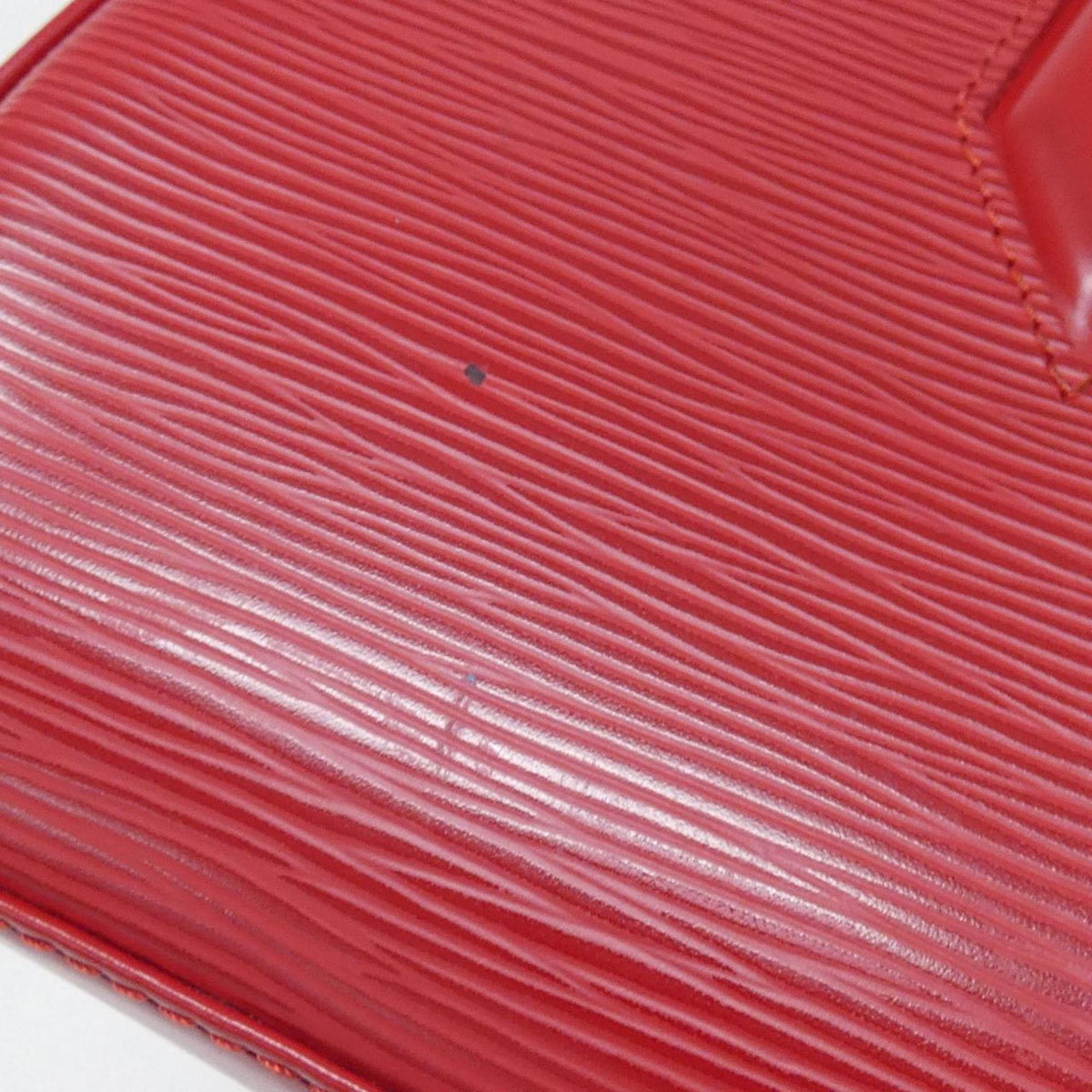 Louis Vuitton Rouge Leather Handbag (Pre-Owned)