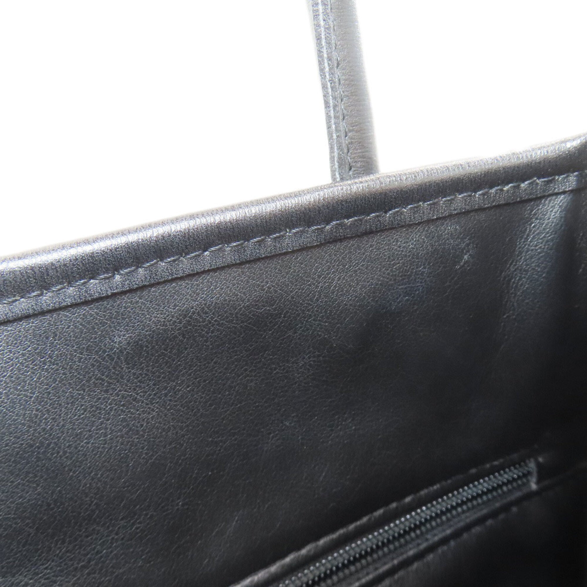 Longchamp Black Leather Handbag (Pre-Owned)