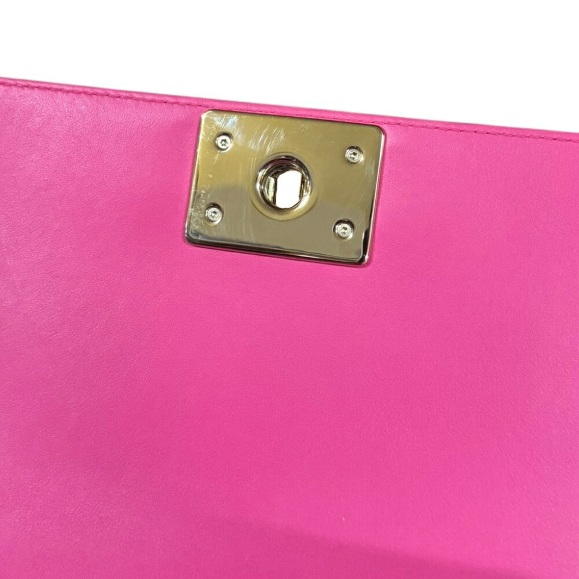 Chanel Pink Leather Shoulder Bag (Pre-Owned)