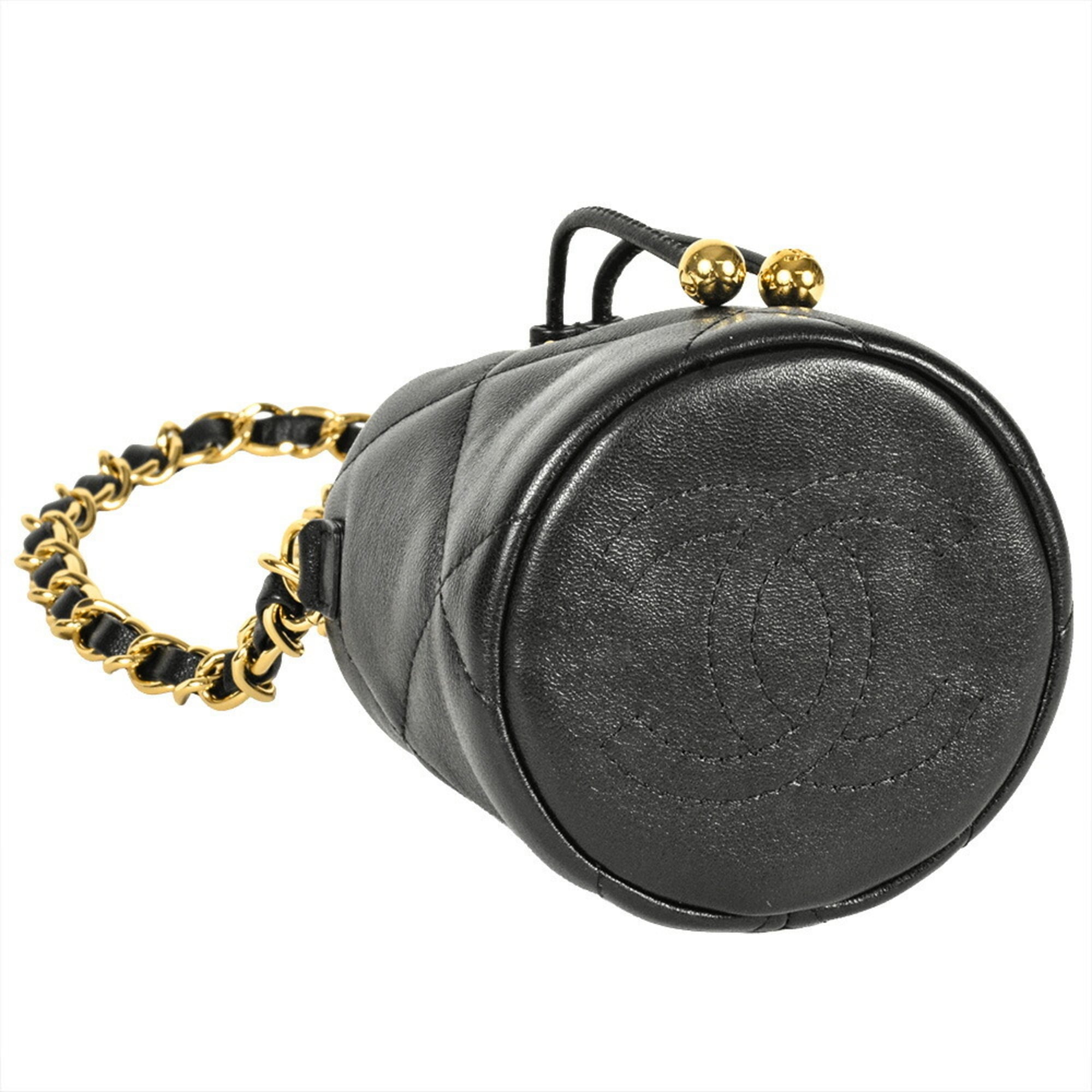 Chanel Black Leather Shoulder Bag (Pre-Owned)