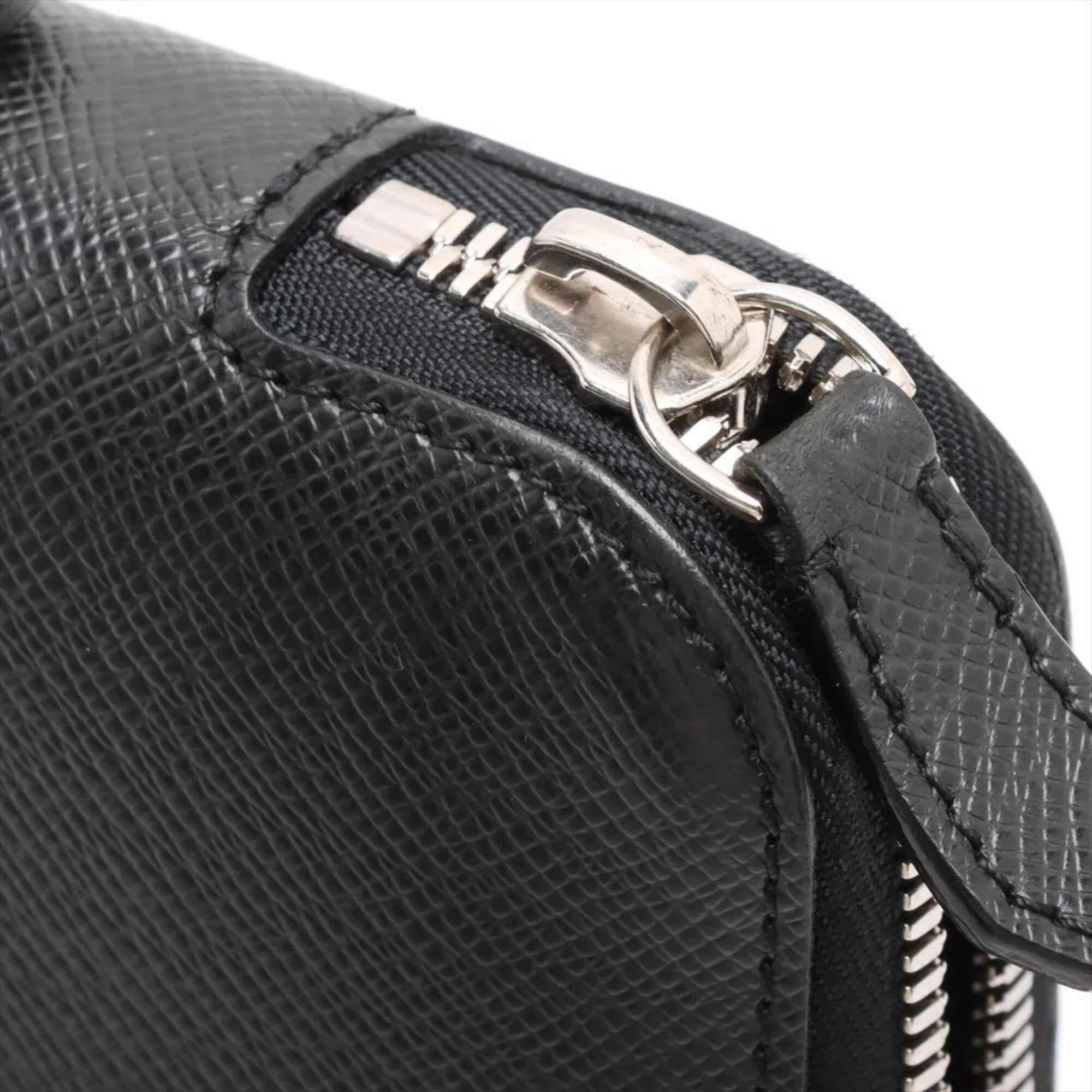 Louis Vuitton Taiga Ardoise Leather Handbag (Pre-Owned)