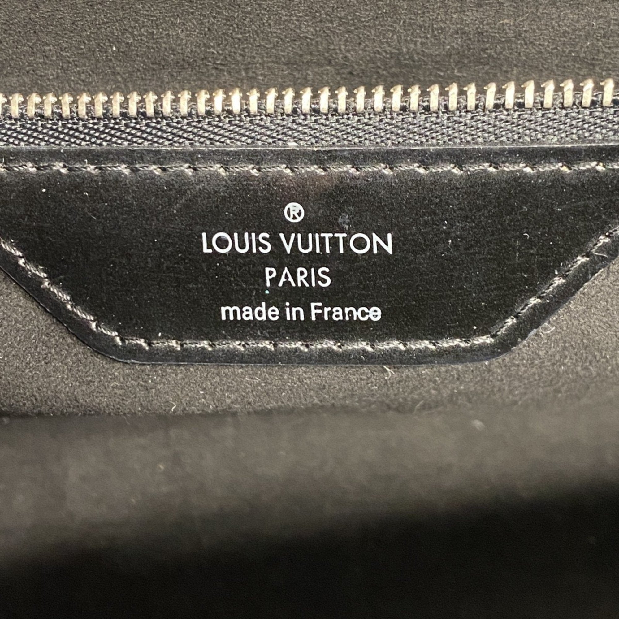Louis Vuitton Noir Handbag (Pre-Owned)