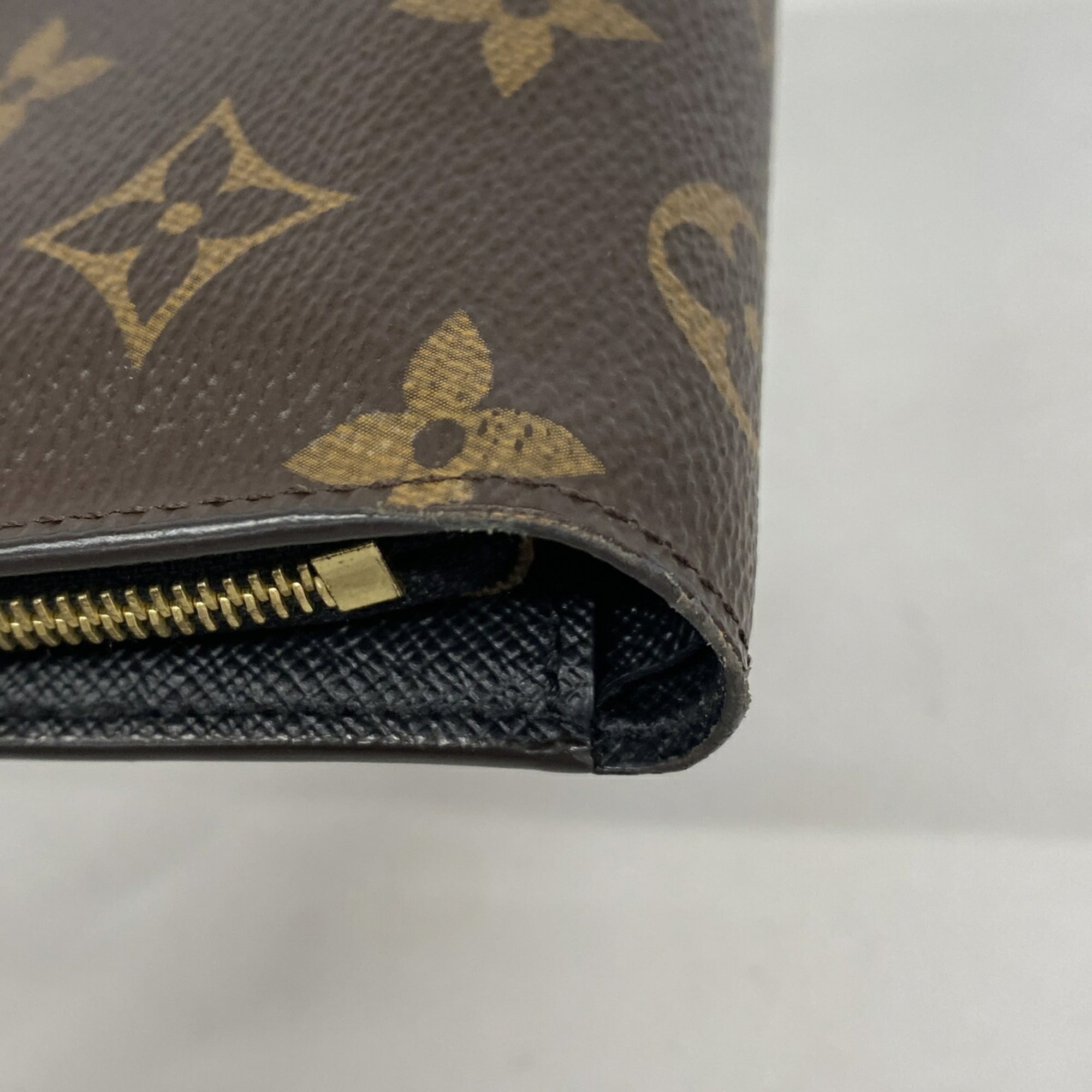 Louis Vuitton Brown Wallet (Bi-Fold) (Pre-Owned)