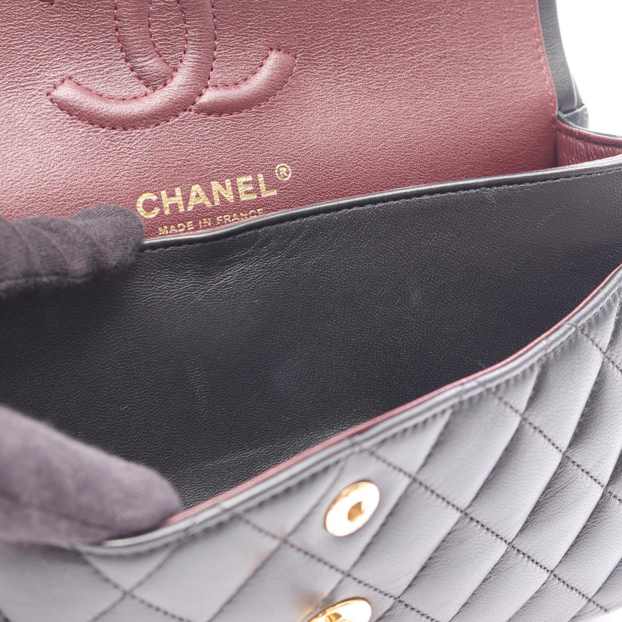 Chanel Black Leather Handbag Shoulder Bag (Pre-Owned)