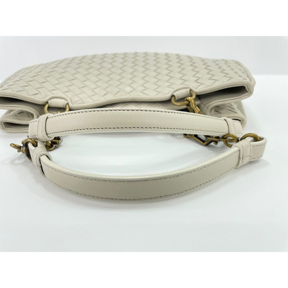 Bottega Veneta White Handbag (Pre-Owned)