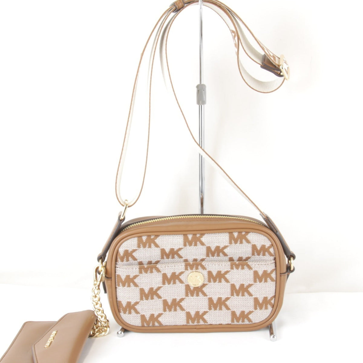 Michael Kors Brown Canvas Leather Pouch Shoulder Bag (Pre-Owned)