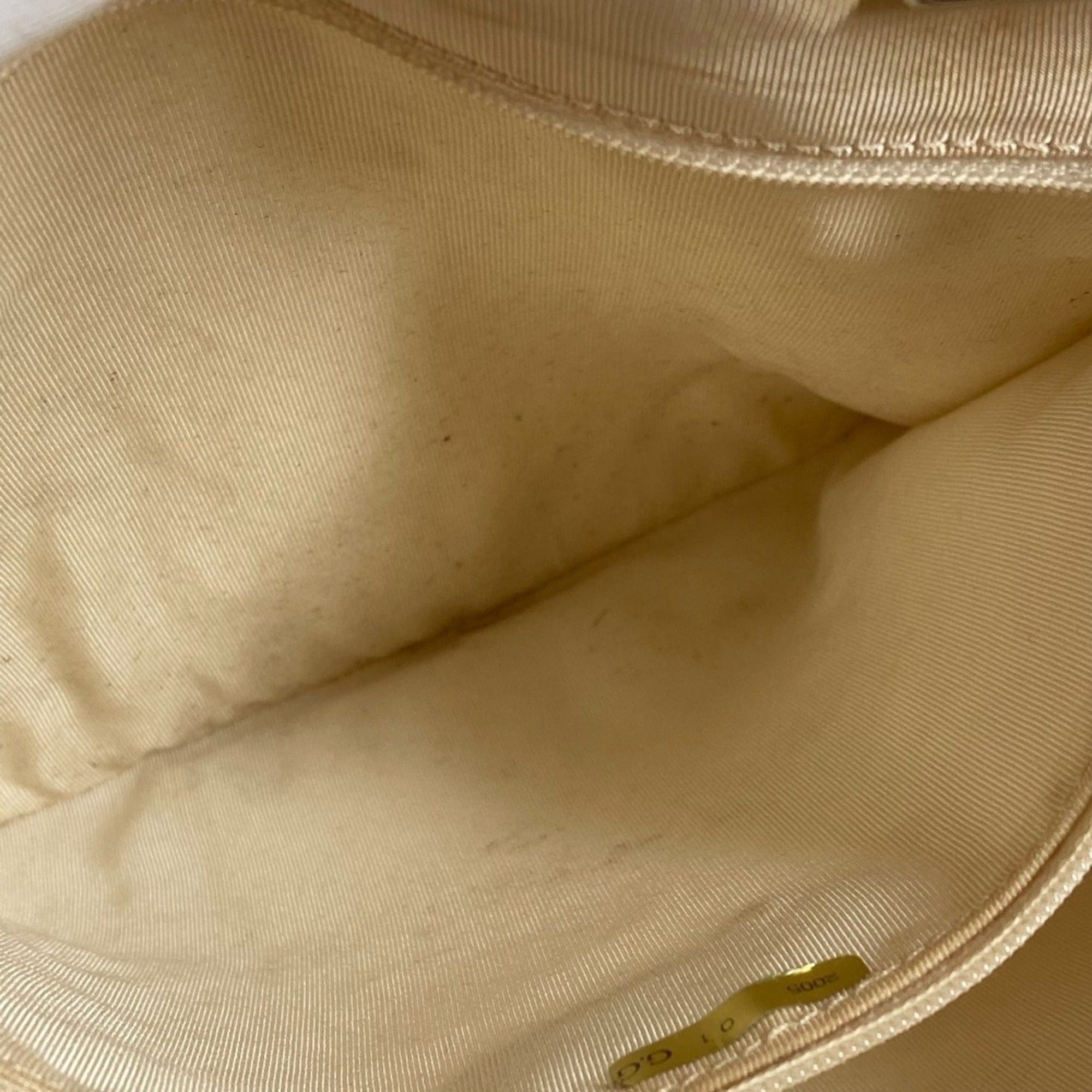 Chanel White Yellow Leather Canvas Shoulder Bag (Pre-Owned)