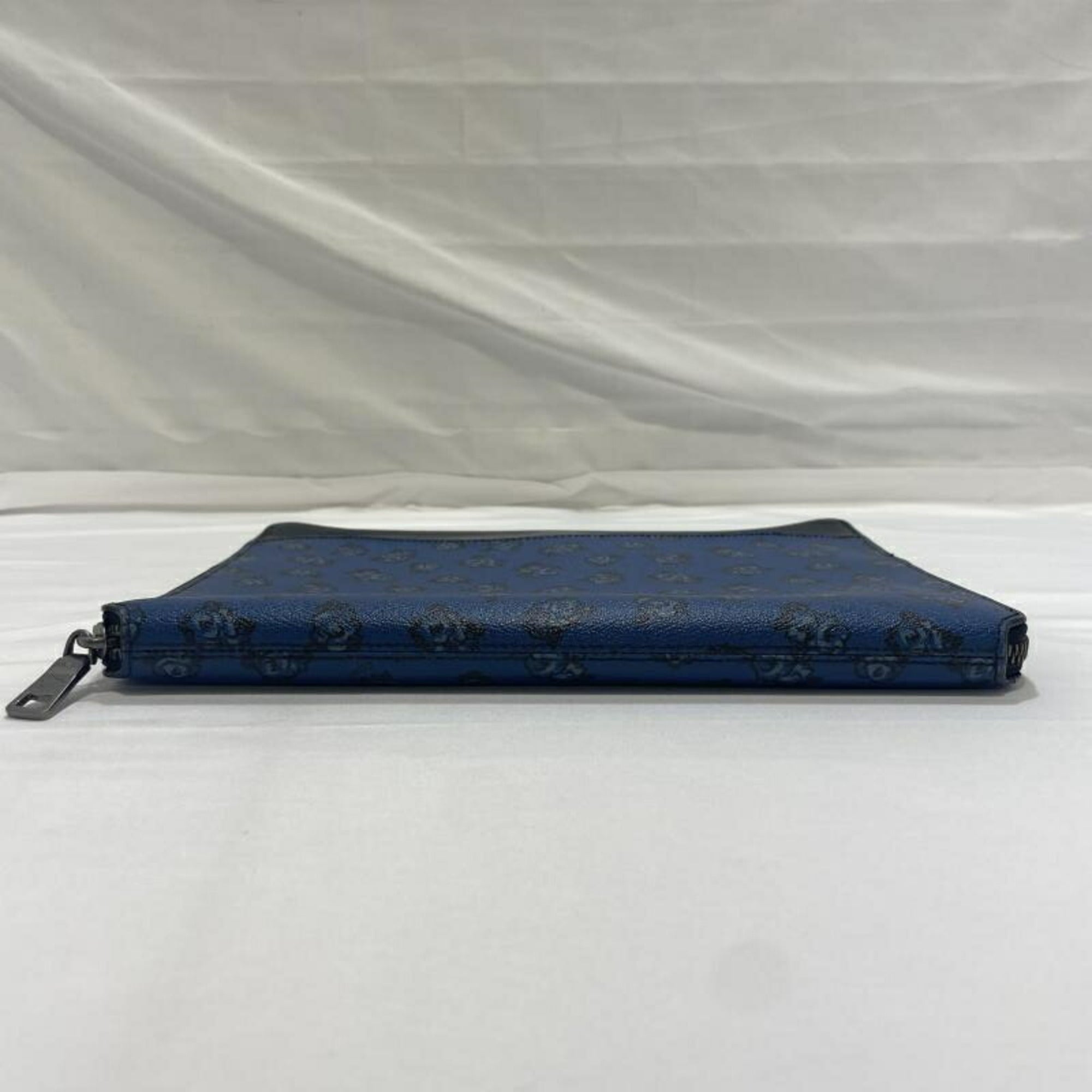 Coach Blue Clutch Bag (Pre-Owned)