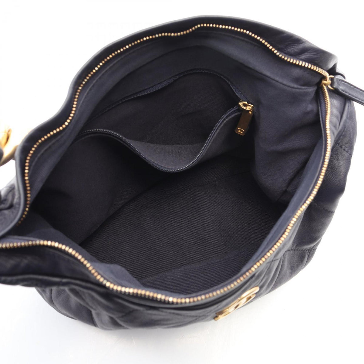 Chanel Navy Leather Handbag Shoulder Bag (Pre-Owned)