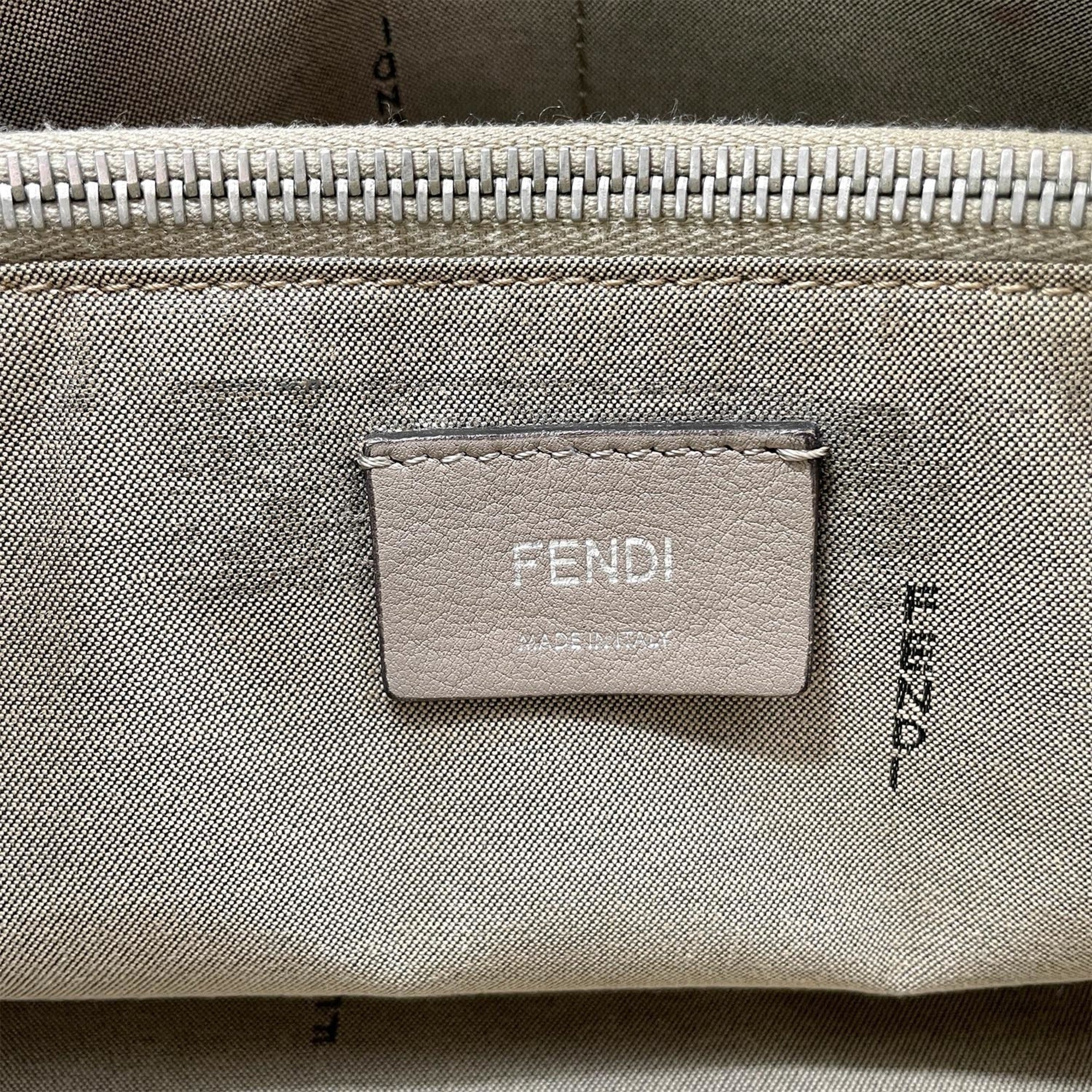 Fendi White Leather Handbag (Pre-Owned)