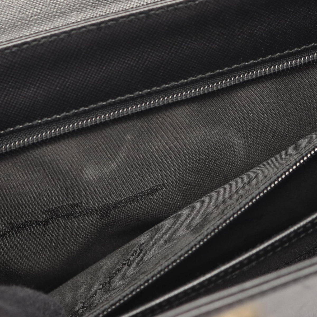 Salvatore Ferragamo Black Leather Handbag (Pre-Owned)