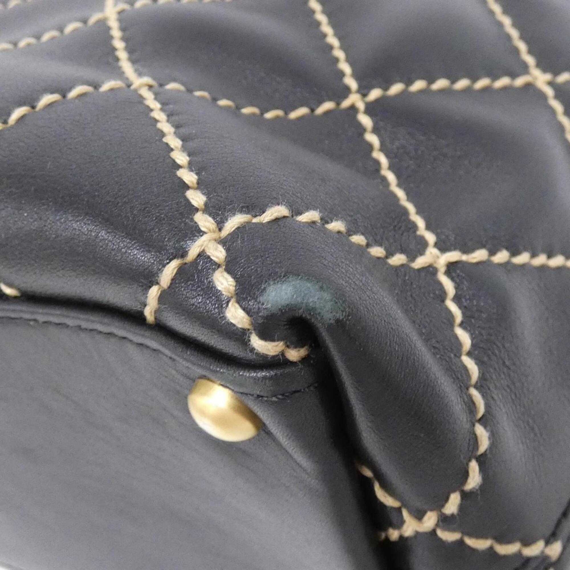 Chanel Black Leather Handbag (Pre-Owned)