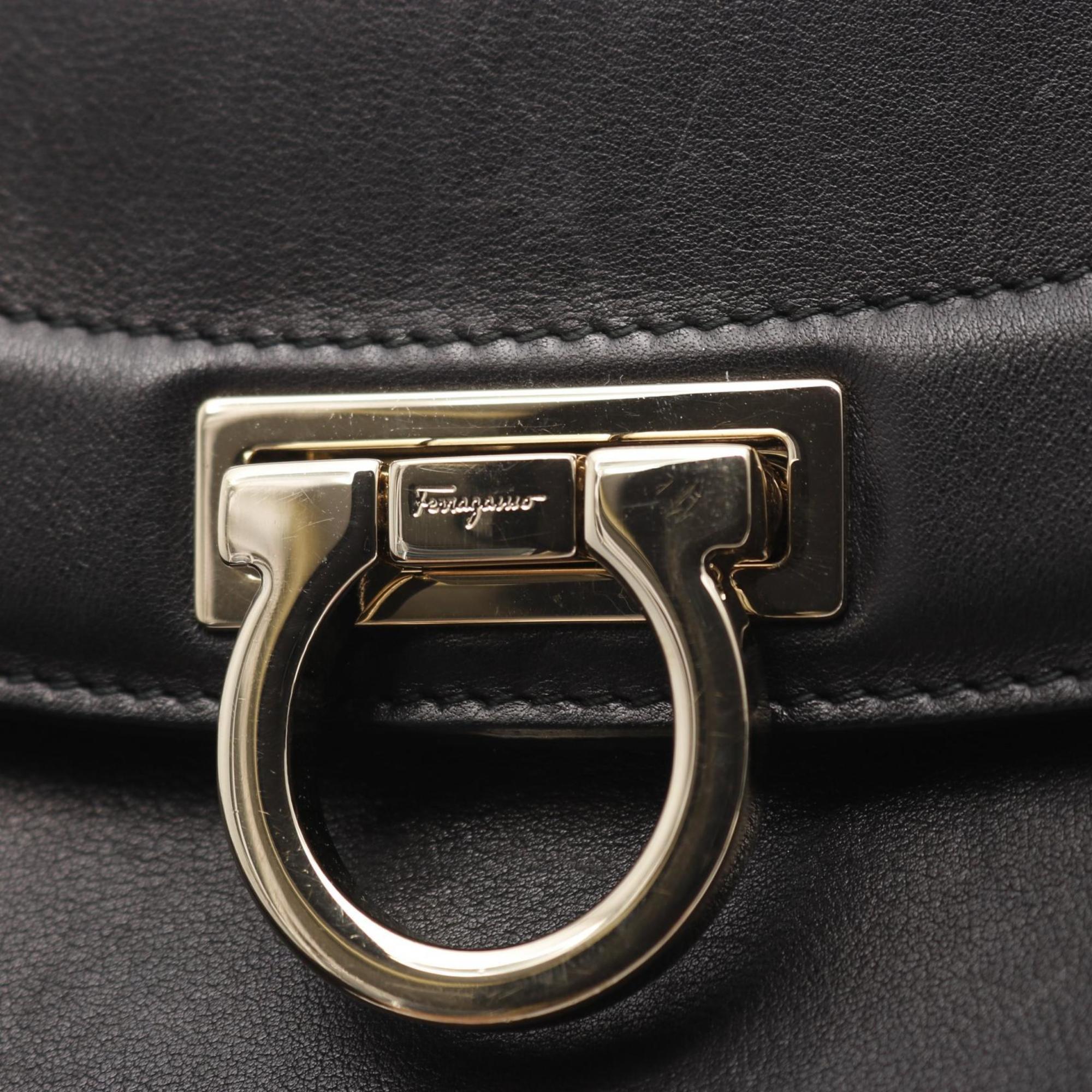 Salvatore Ferragamo Black Leather Handbag (Pre-Owned)
