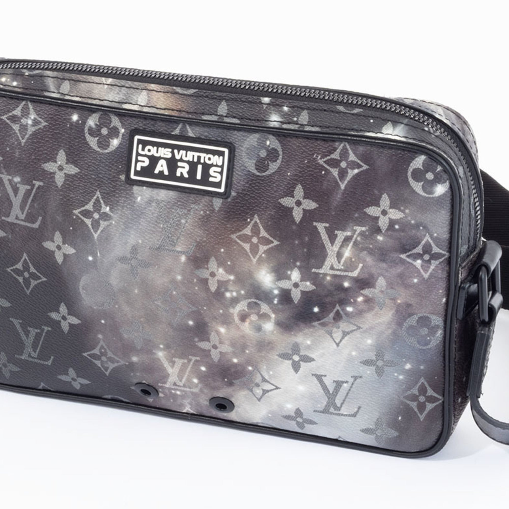 Louis Vuitton Canvas Shoulder Bag (Pre-Owned)