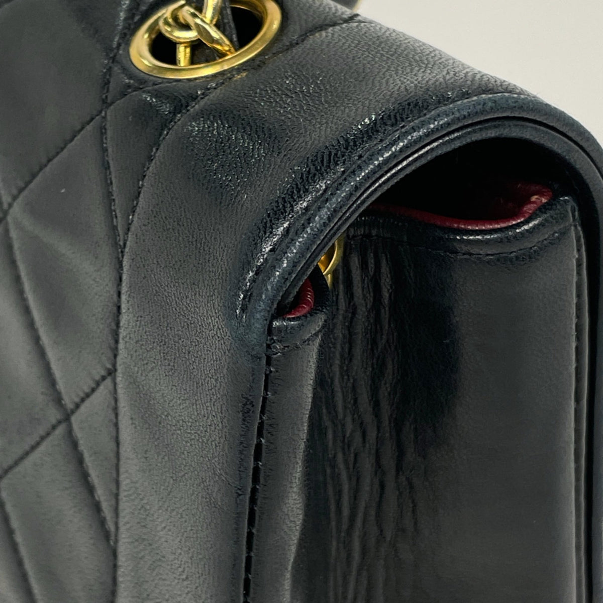 Chanel Black Leather Shoulder Bag (Pre-Owned)