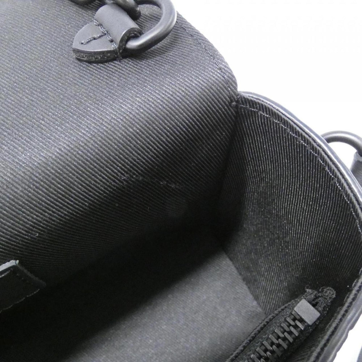 Louis Vuitton Taurillon Black Leather Shoulder Bag (Pre-Owned)