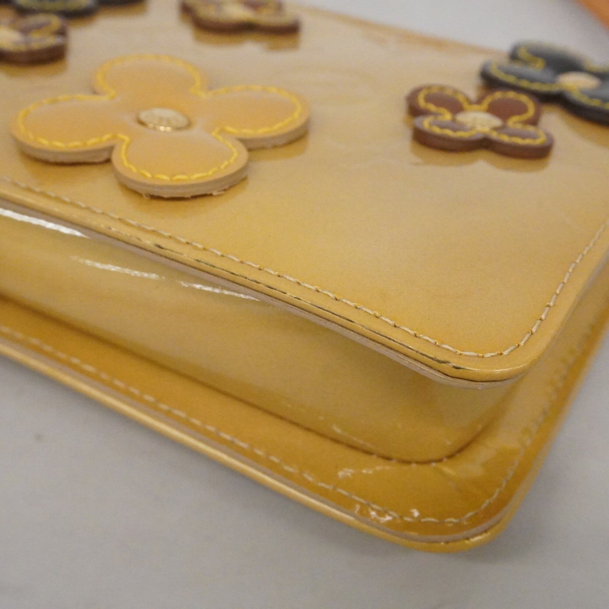 Louis Vuitton Beige Pouch (Pre-Owned)