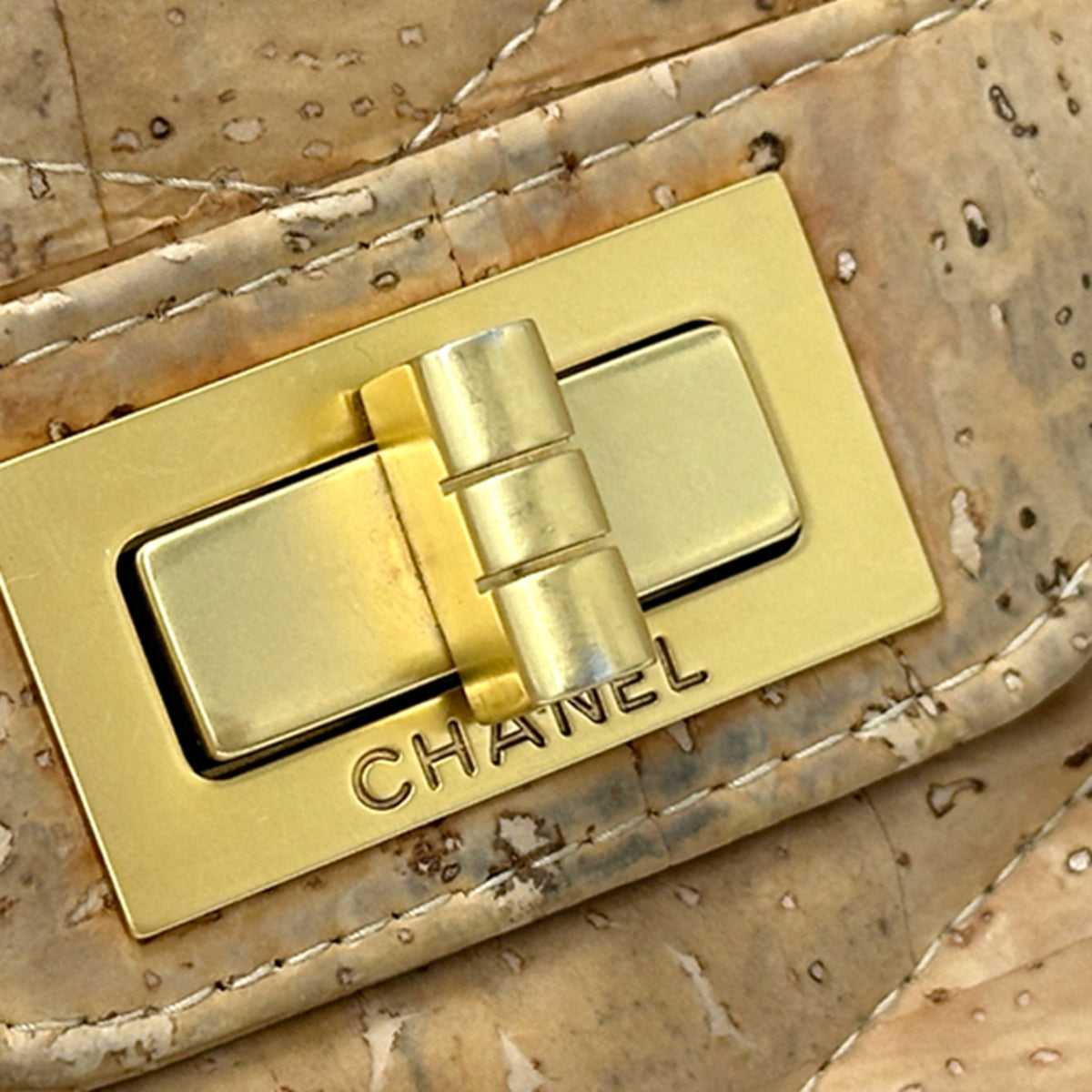 Chanel Beige Gold Leather Handbag Shoulder Bag (Pre-Owned)