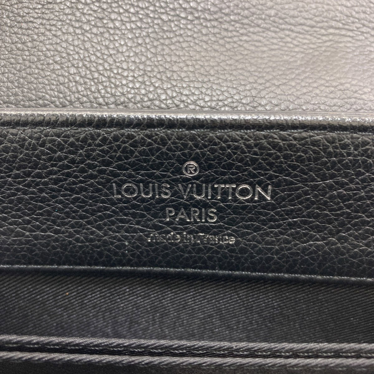 Louis Vuitton Black Leather Handbag (Pre-Owned)