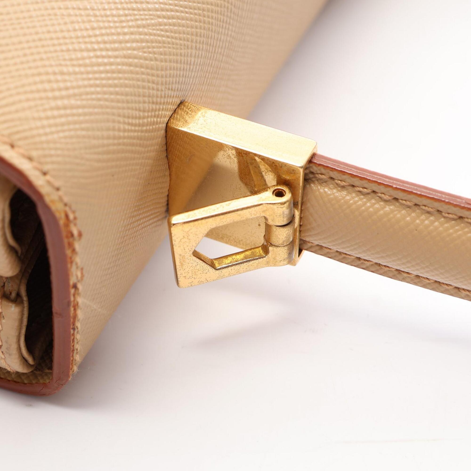 Salvatore Ferragamo Beige Leather Handbag (Pre-Owned)