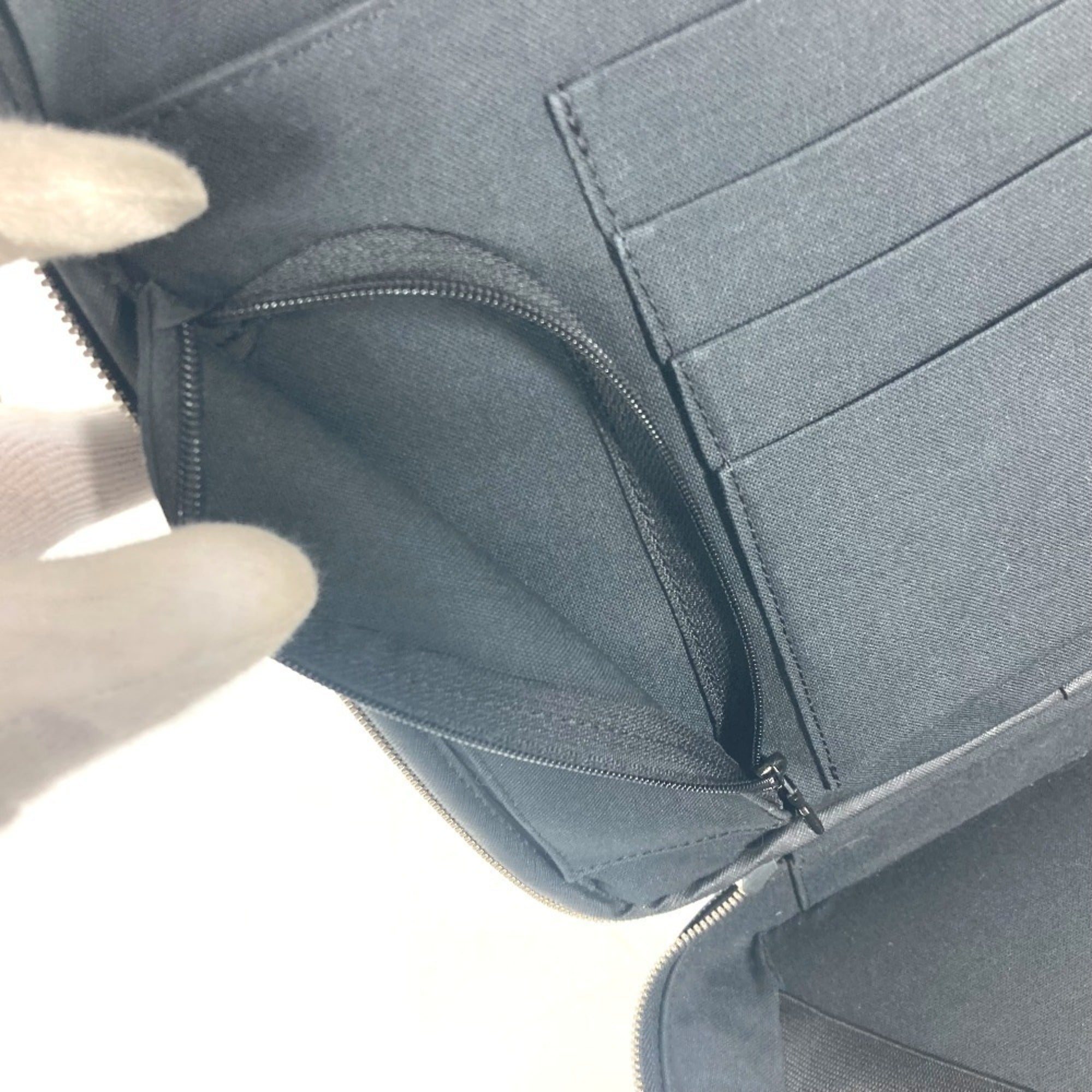 Louis Vuitton Ardoise Black Taiga Leather Handbag Shoulder Bag (Pre-Owned)