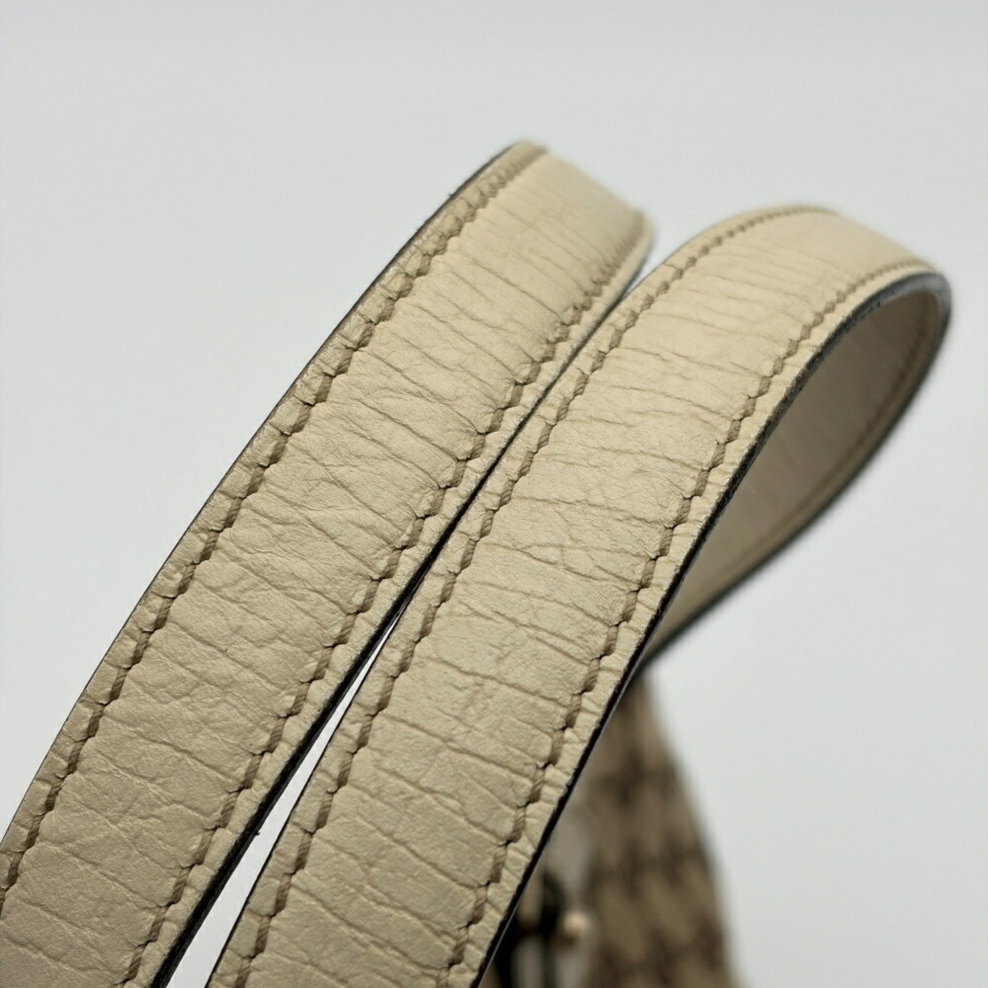 Gucci Ivory Gg Canvas Leather Tote Bag (Pre-Owned)