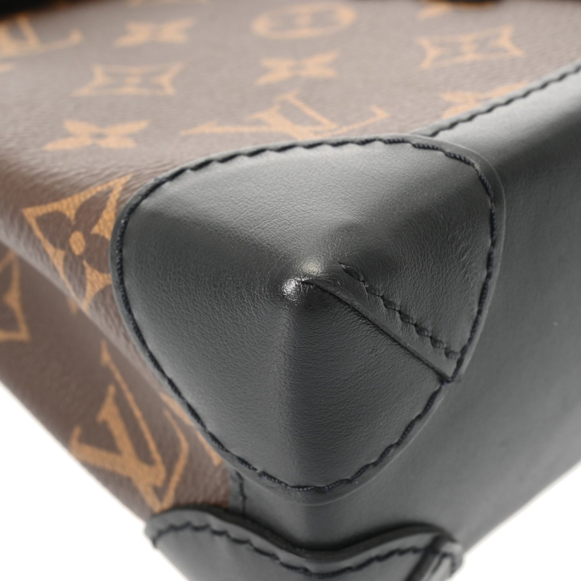 Louis Vuitton Brown Monogram Shoulder Bag (Pre-Owned)