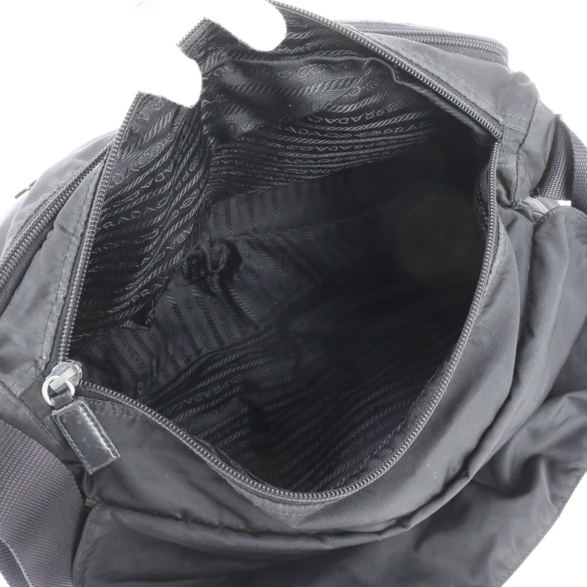 Prada Black Leather Nylon Messenger Bag Shoulder Bag (Pre-Owned)