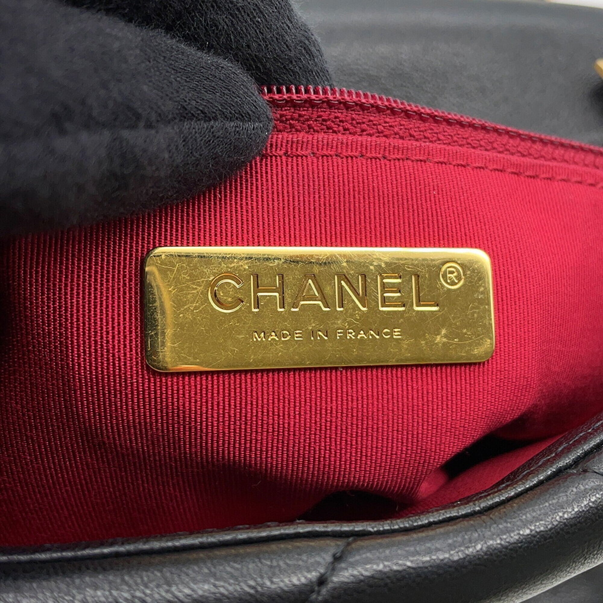 Chanel Black Leather Handbag Shoulder Bag (Pre-Owned)