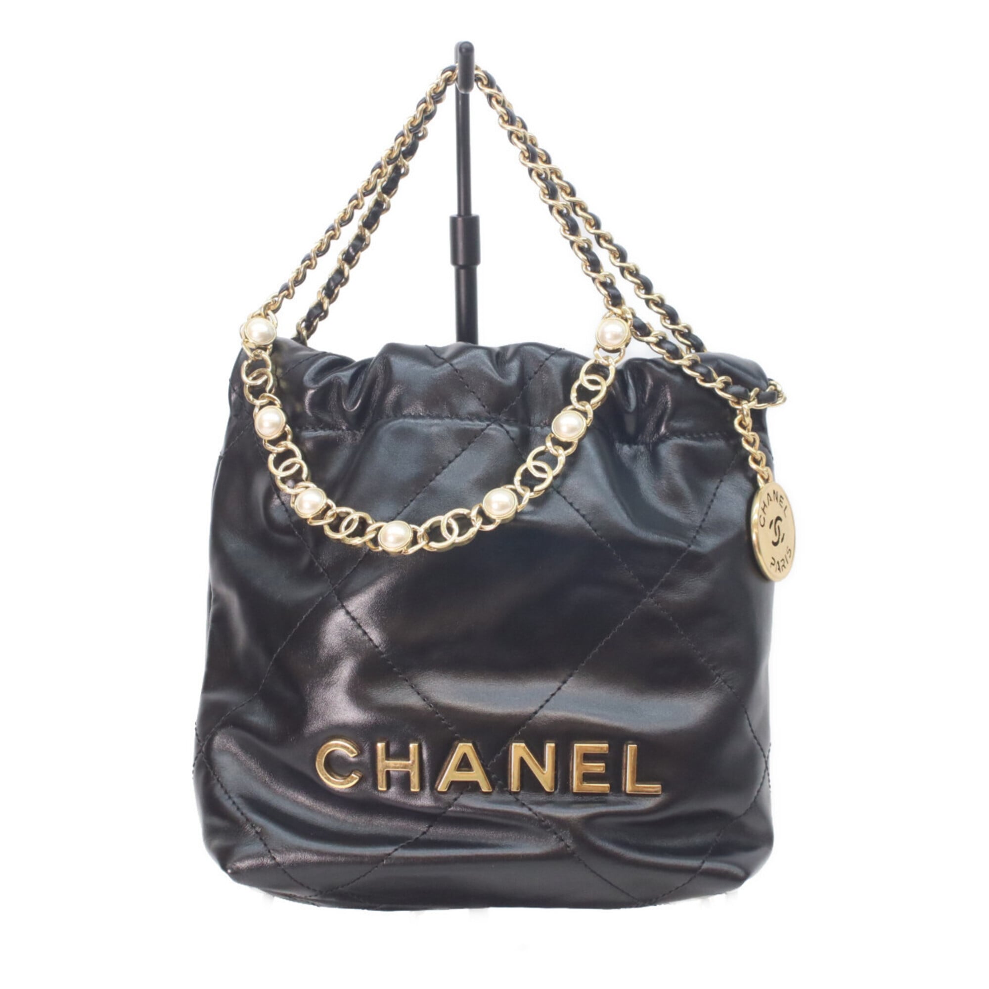 Chanel Black Leather Shoulder Bag (Pre-Owned)