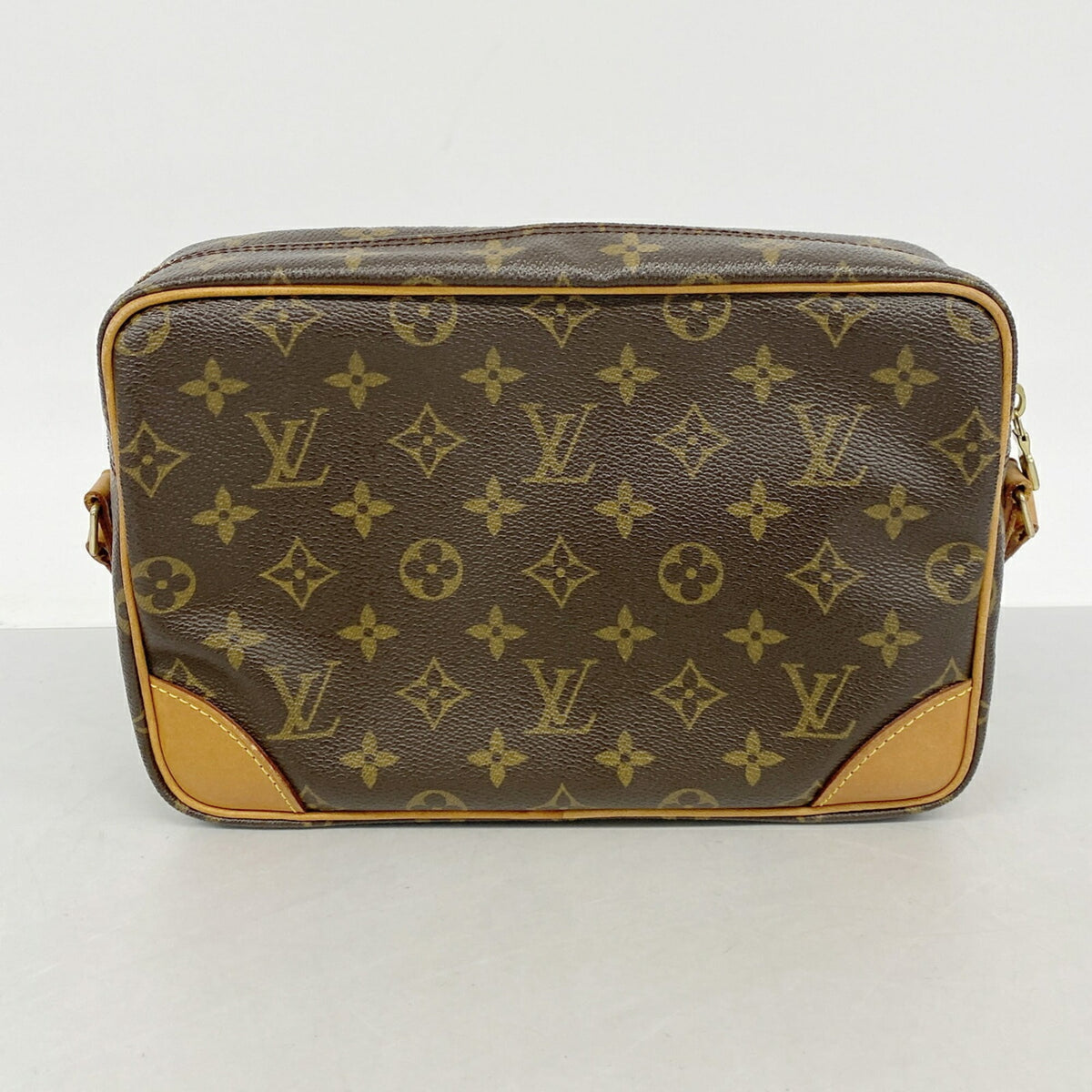 Louis Vuitton Brown Shoulder Bag (Pre-Owned)