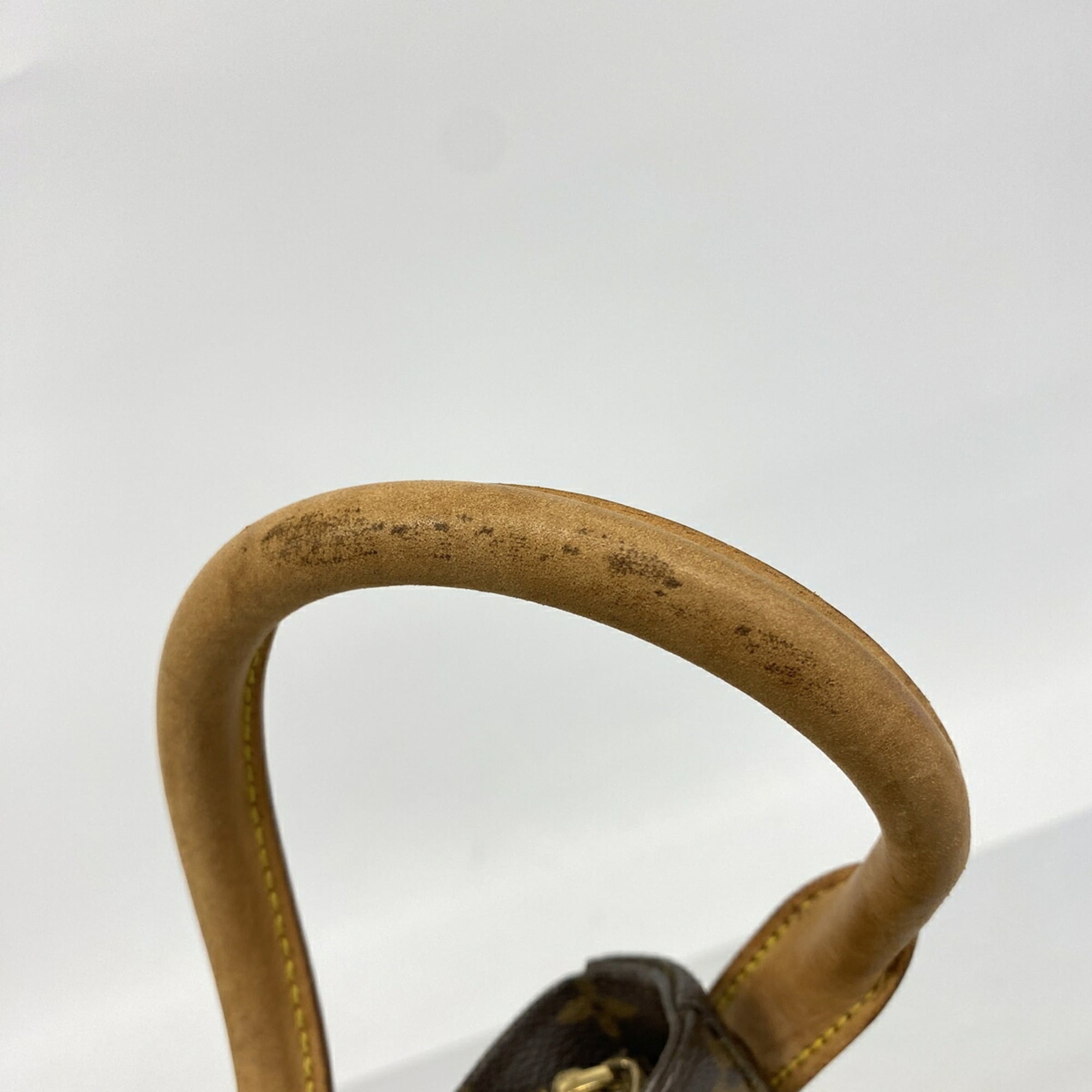 Louis Vuitton Brown Shoulder Bag (Pre-Owned)