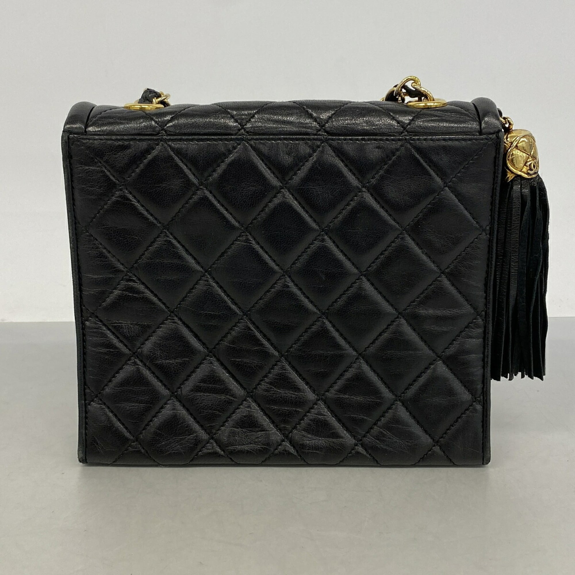 Chanel Black Leather Shoulder Bag (Pre-Owned)