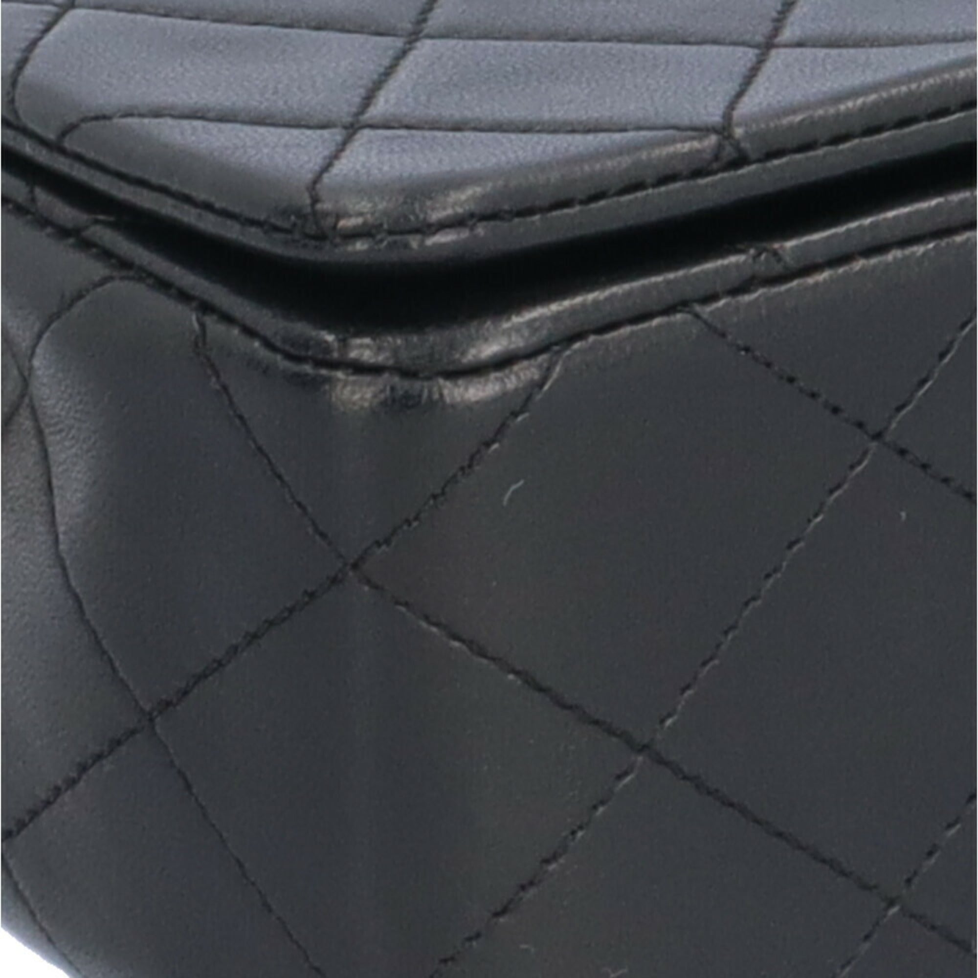 Chanel Matelasse Black Leather Shoulder Bag (Pre-Owned)