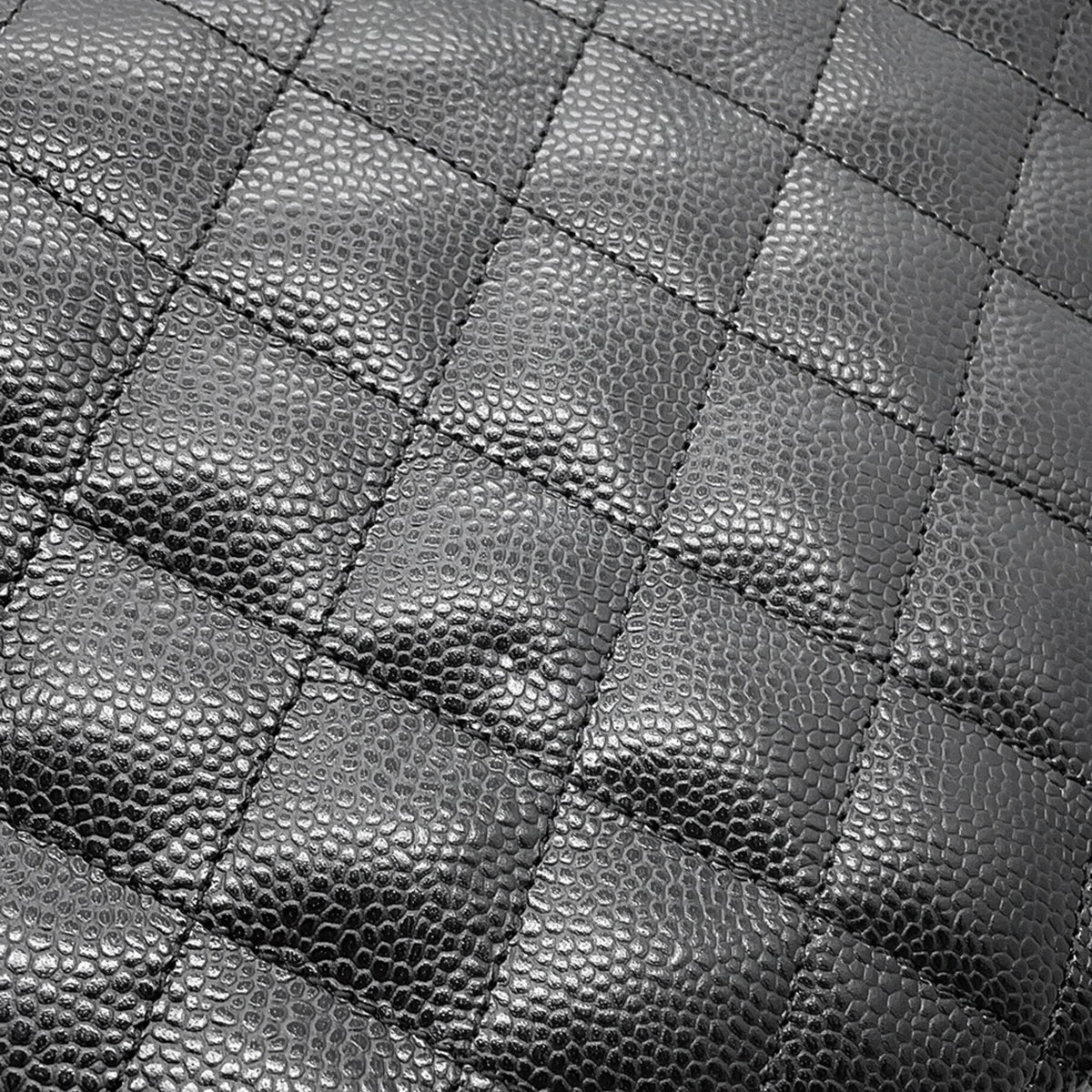 Chanel Black Grained Calfskin Handbag Shoulder Bag (Pre-Owned)