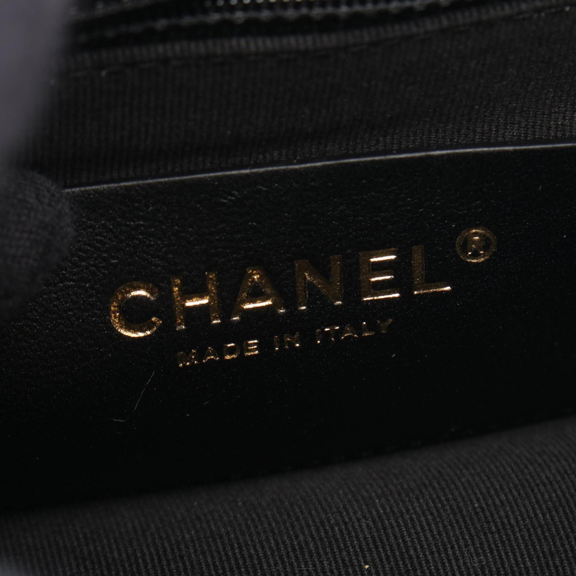 Chanel Black Patent Leather Handbag Shoulder Bag (Pre-Owned)