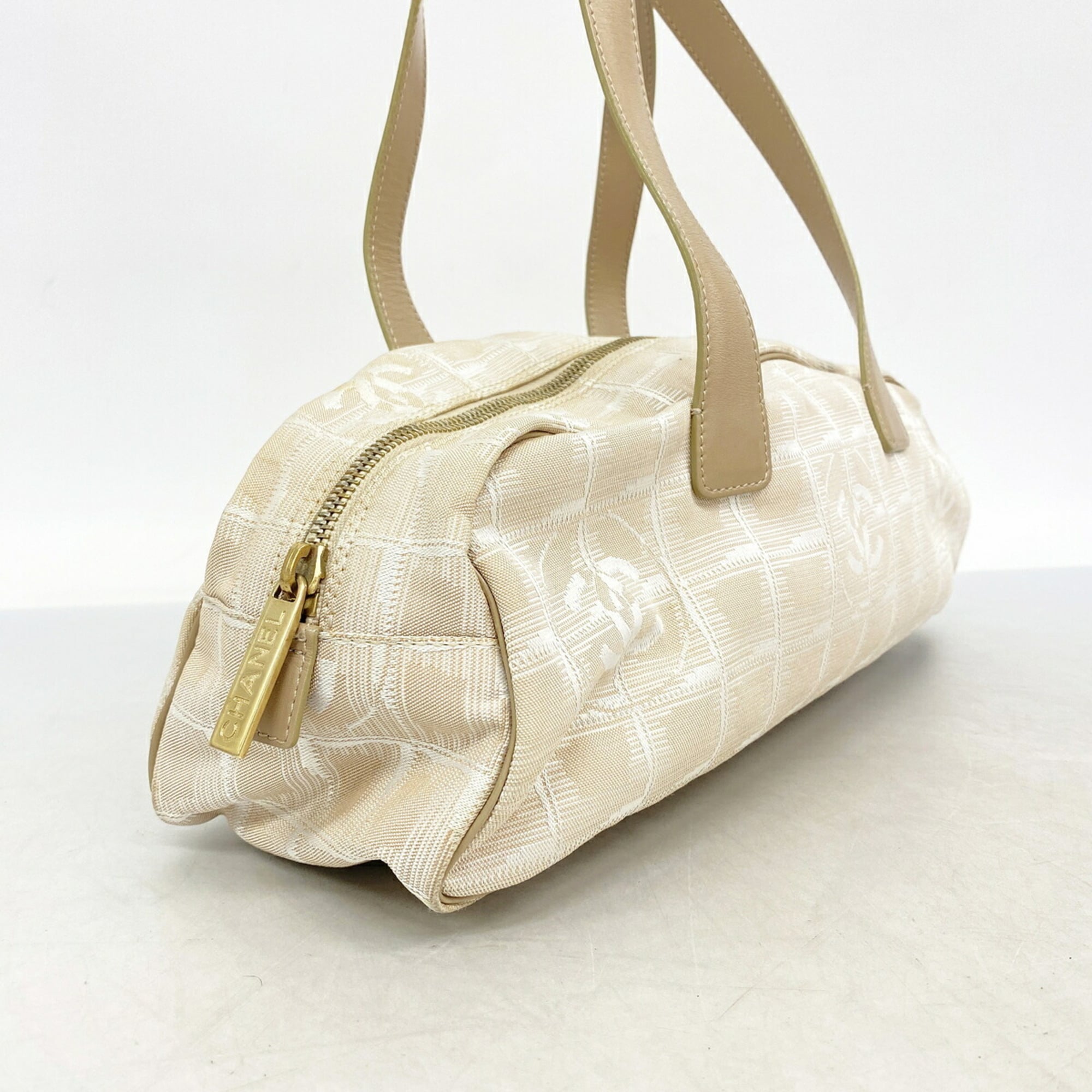 Chanel Beige Nylon Handbag (Pre-Owned)