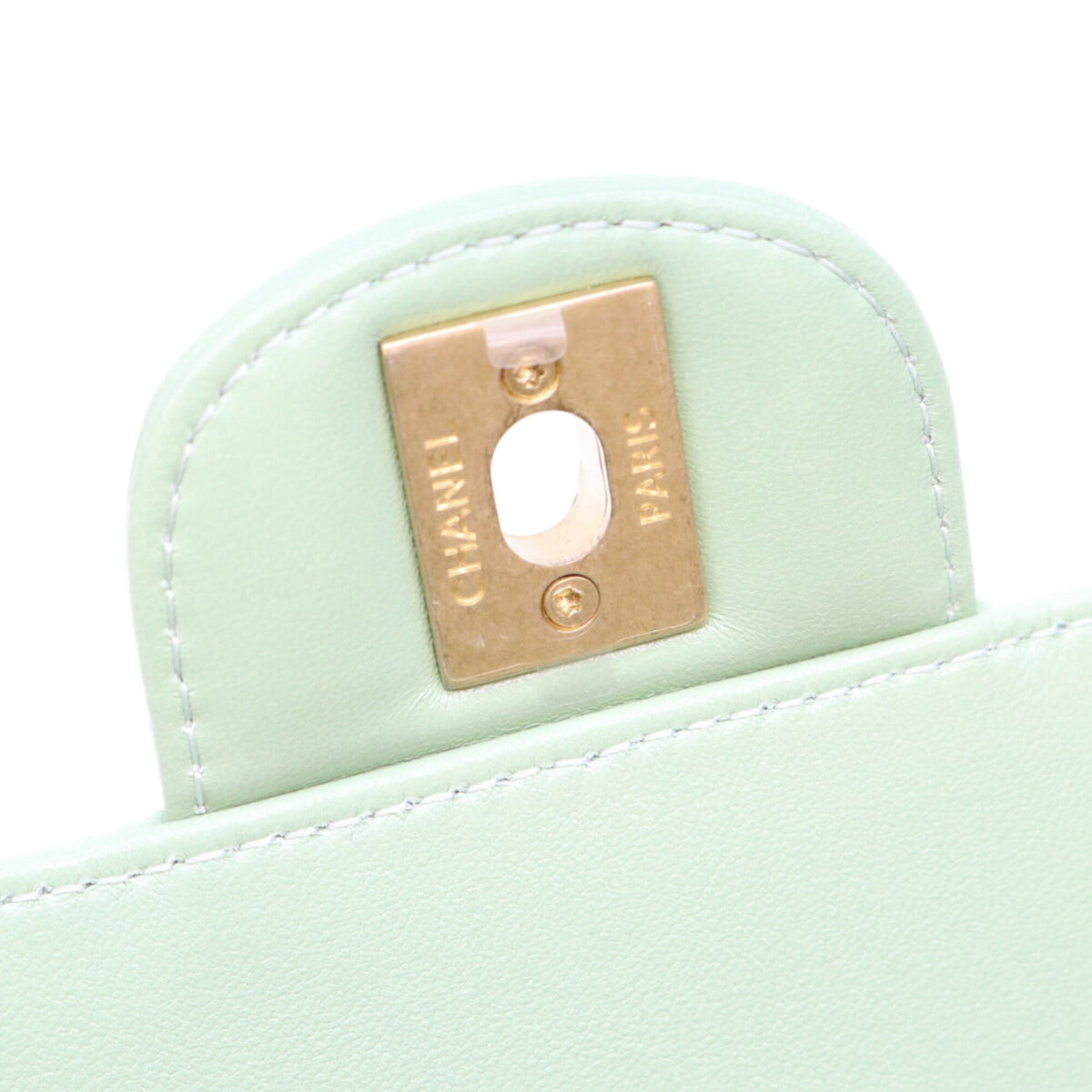Chanel Green Leather Shoulder Bag (Pre-Owned)