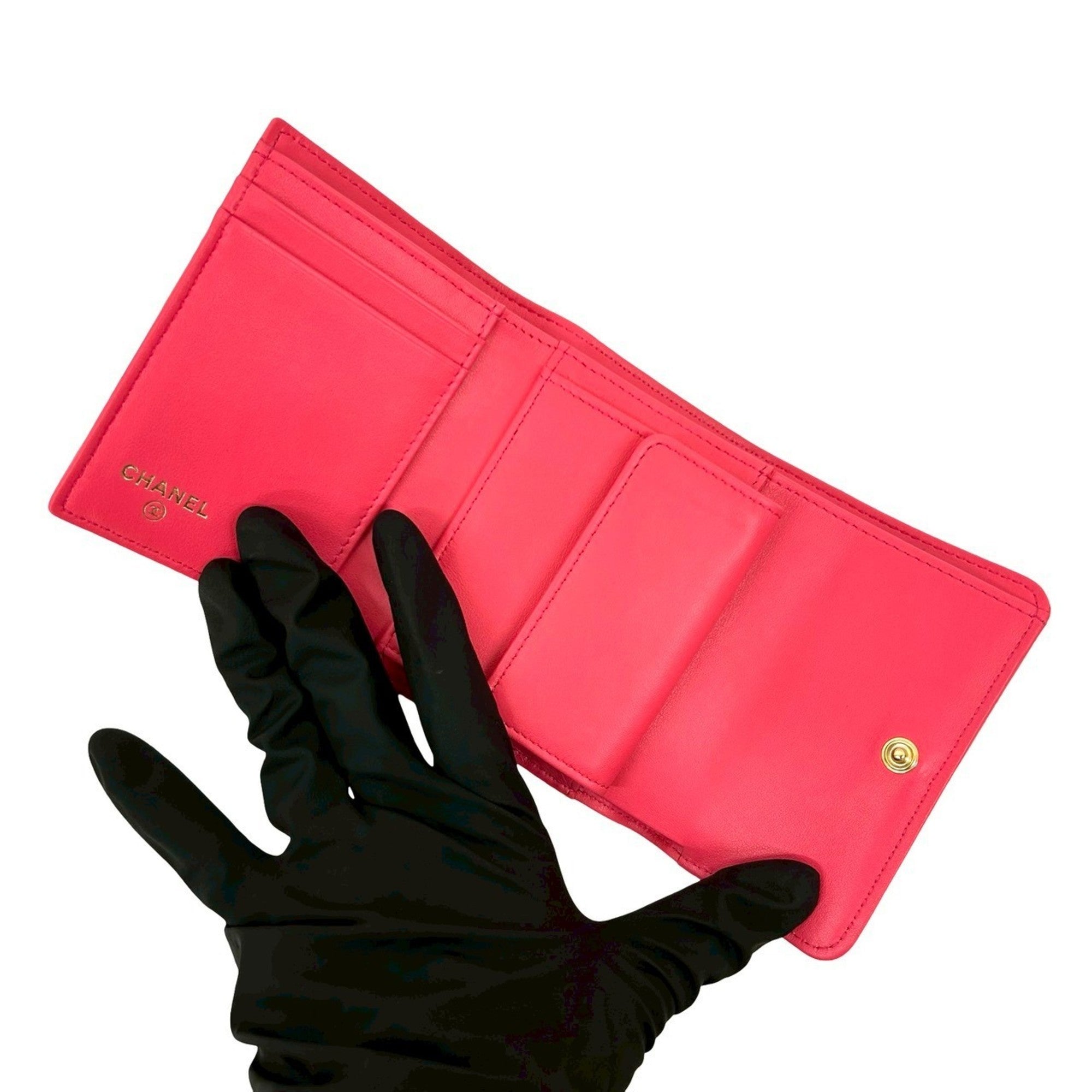 Chanel Pink Leather Wallet (Tri-Fold) (Pre-Owned)