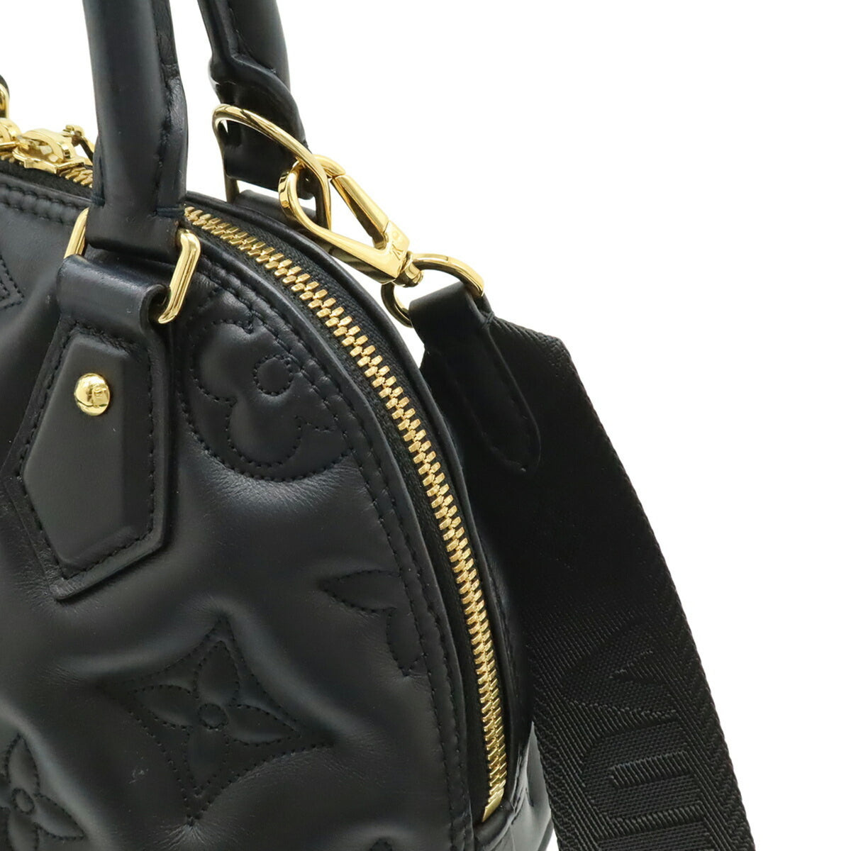 Louis Vuitton Black Noir White Quilting Handbag Shoulder Bag (Pre-Owned)