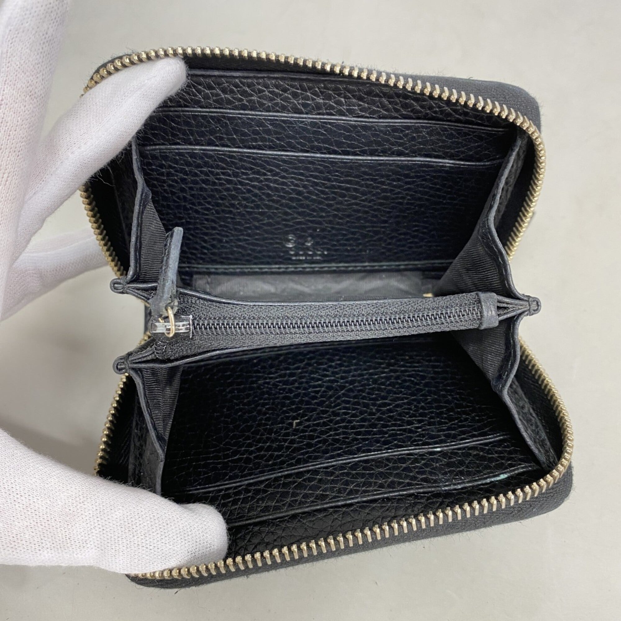 Gucci Black Leather Coin Purse/Coin Case (Pre-Owned)
