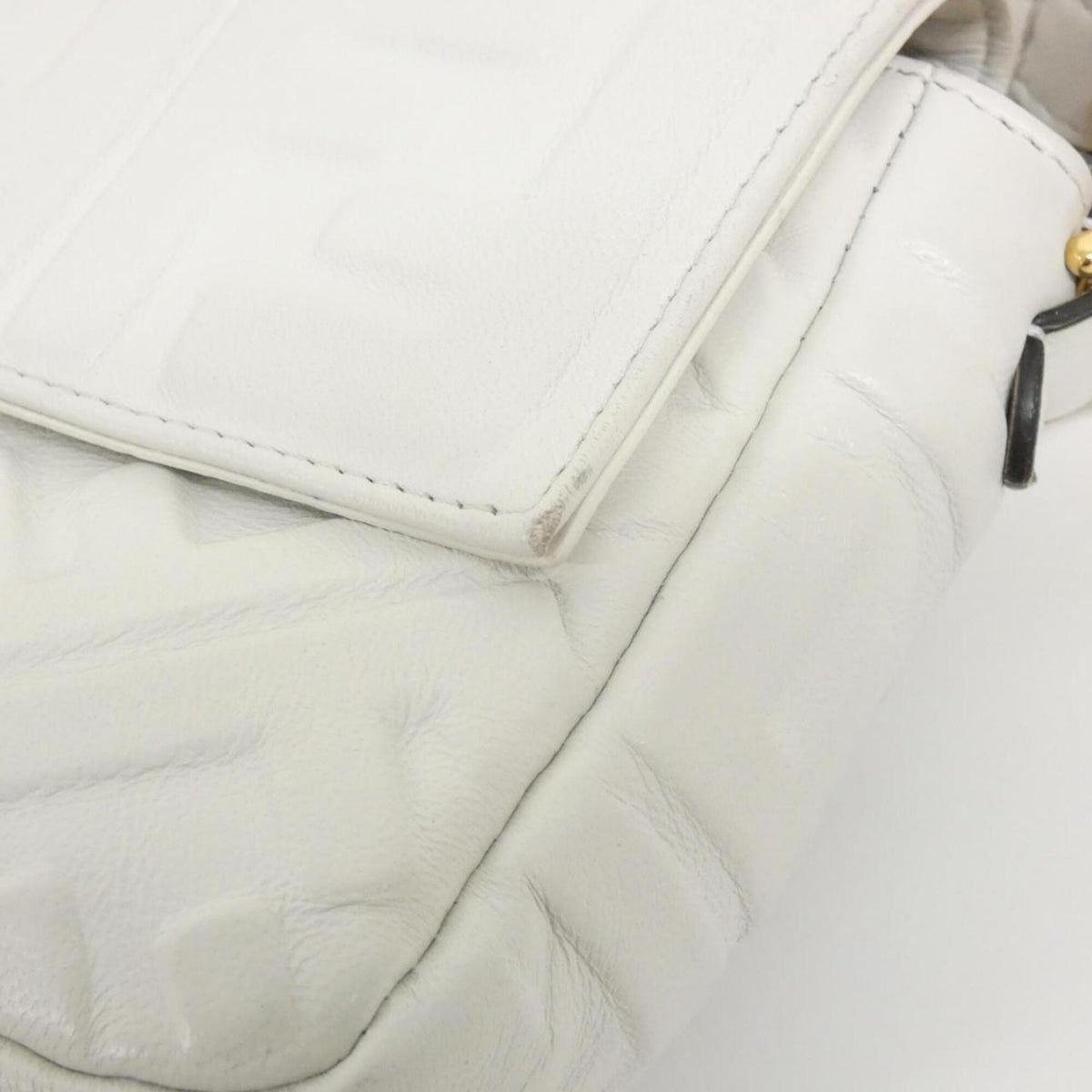 Fendi White Leather Shoulder Bag (Pre-Owned)