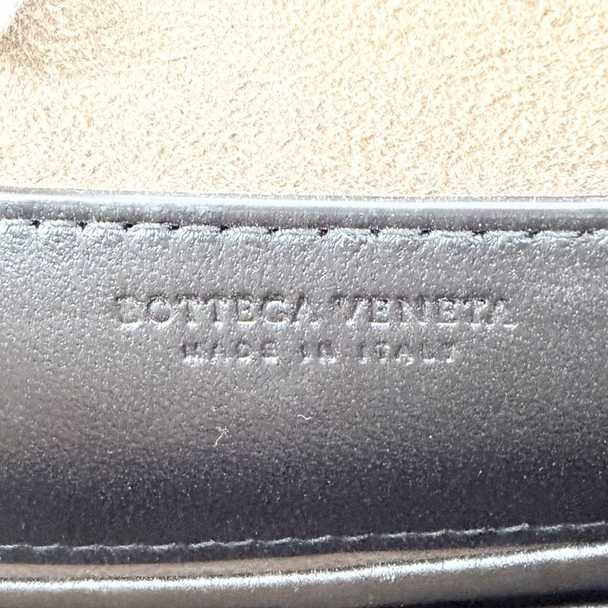 Bottega Veneta Black White Leather Shoulder Bag (Pre-Owned)