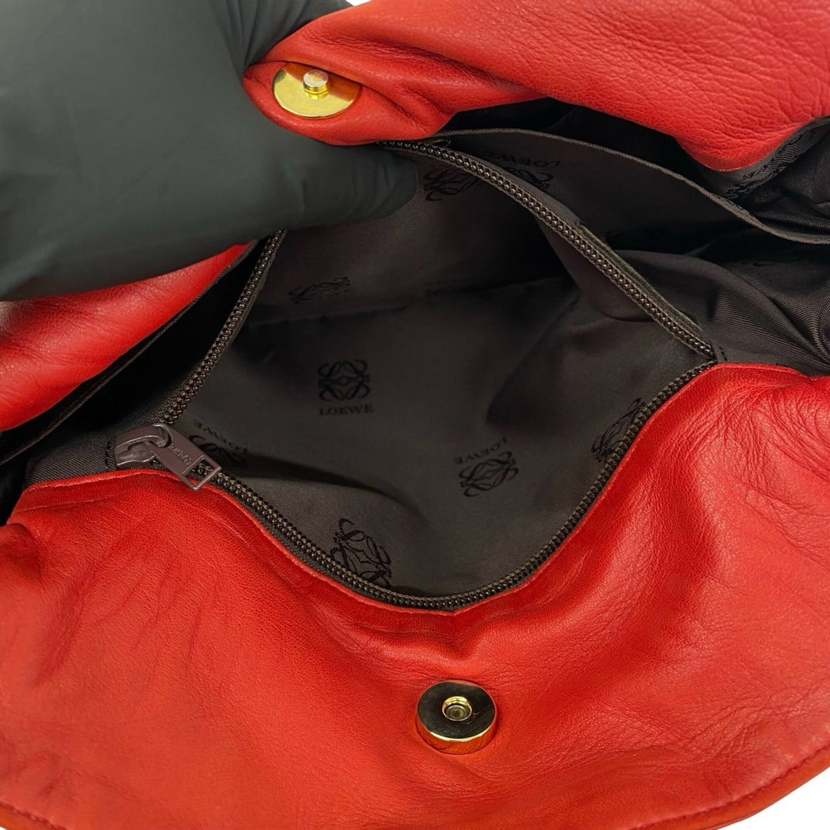 Loewe Red Color Leather Shoulder Bag (Pre-Owned)
