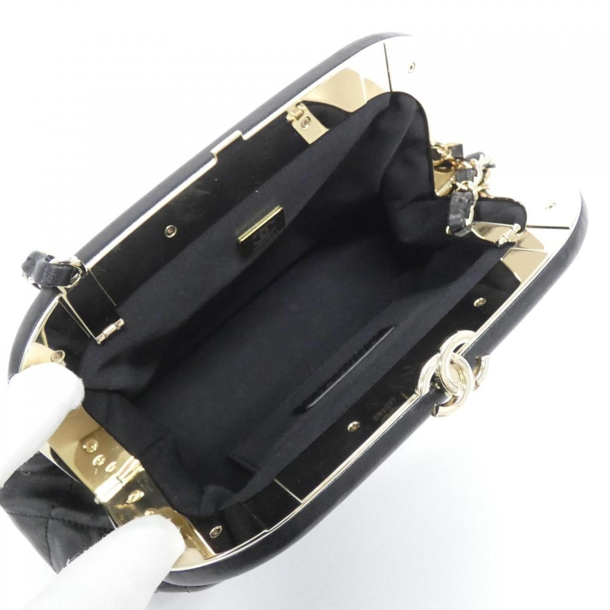 Chanel Black Leather Shoulder Bag (Pre-Owned)