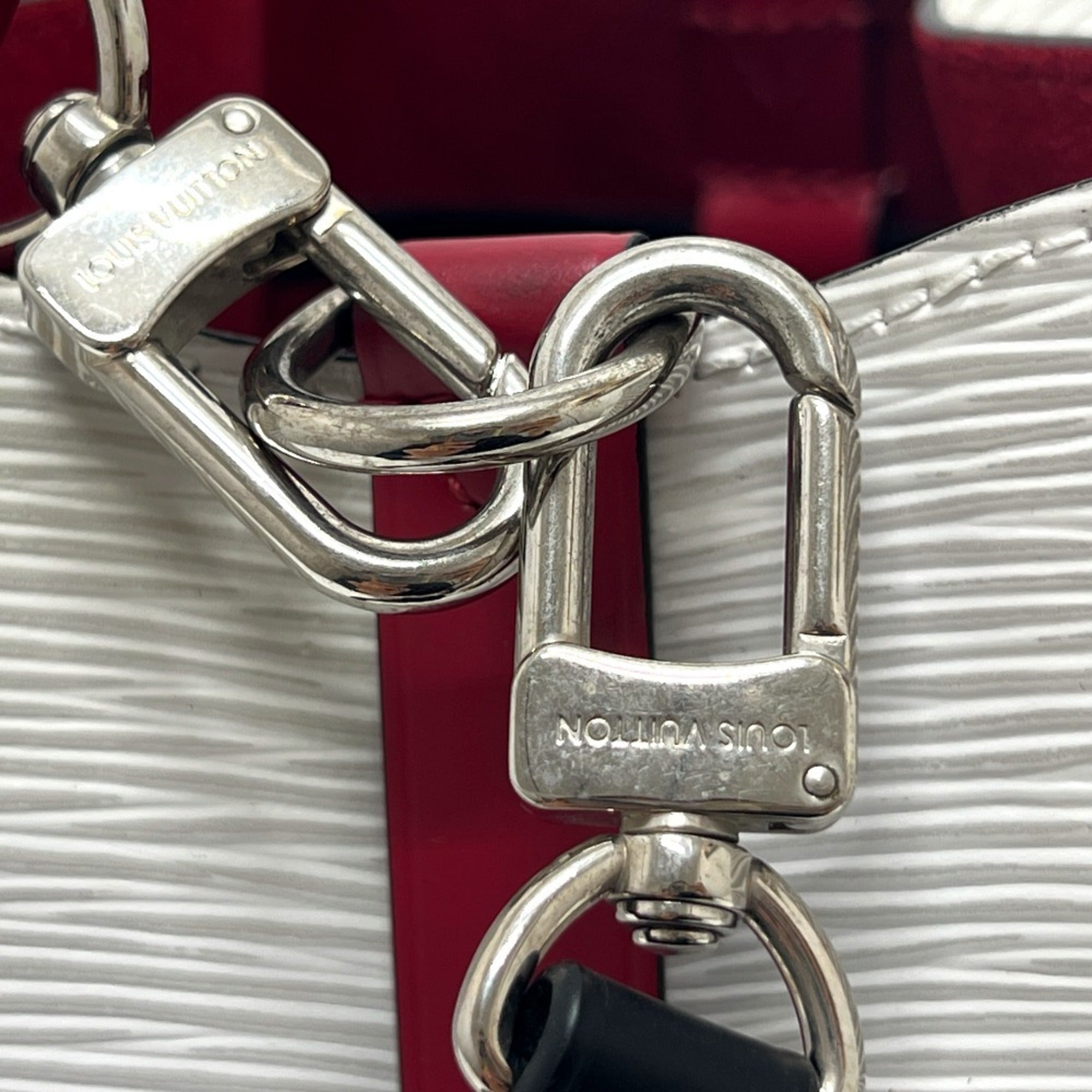 Louis Vuitton Black Red Color Tricolor White Epi Leather Shoulder Bag (Pre-Owned)