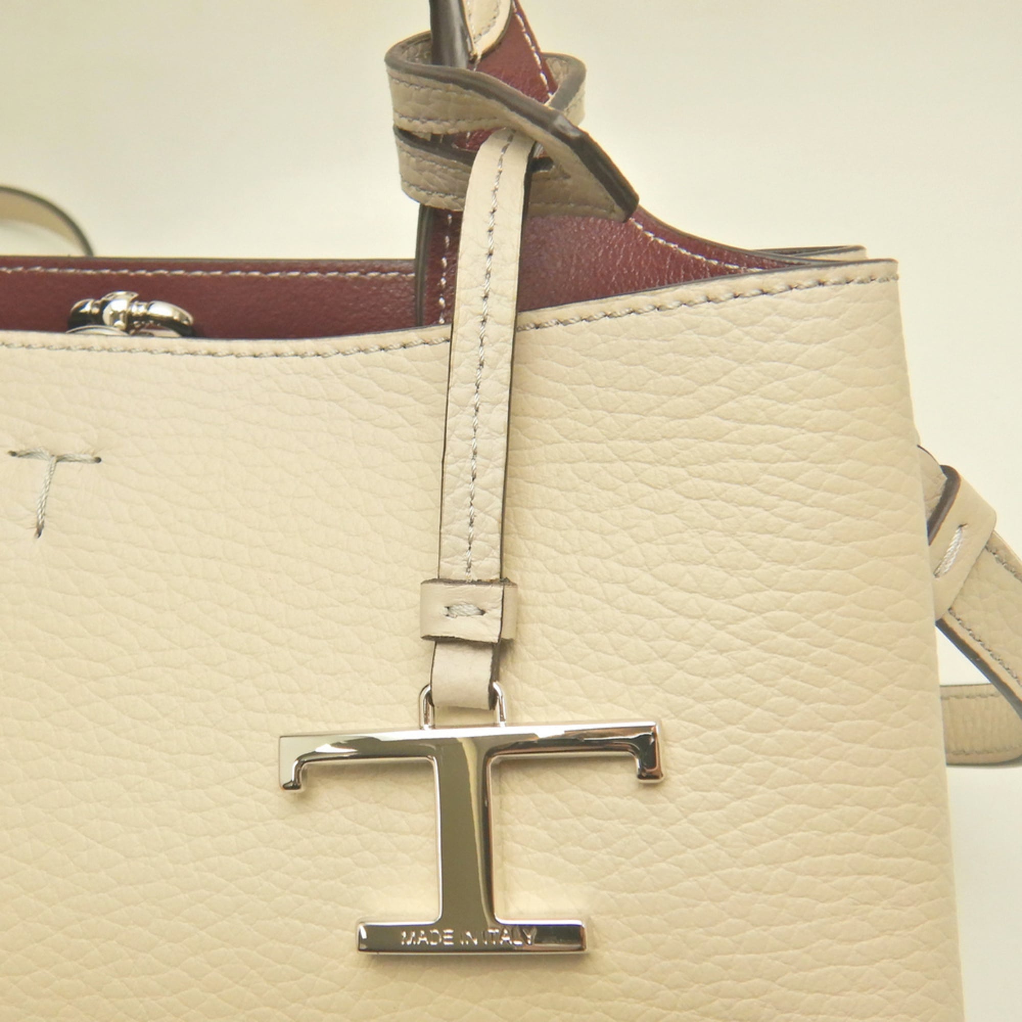 Tod's Brown Leather Handbag (Pre-Owned)