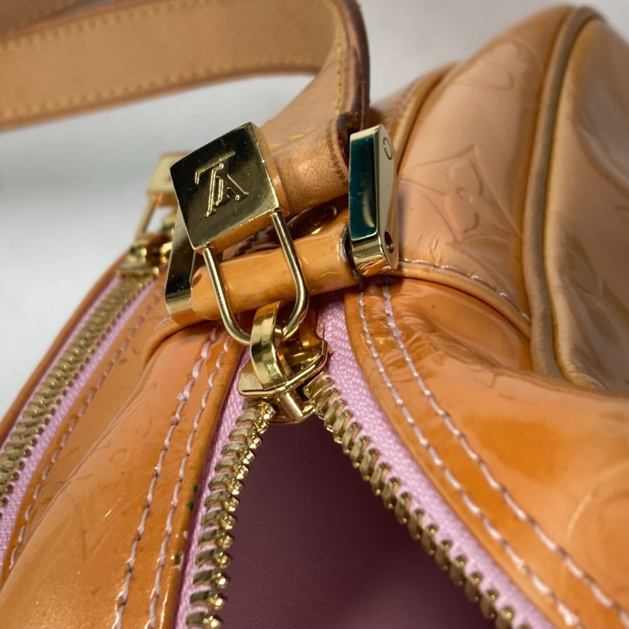 Louis Vuitton Pink Rose Rose Pink Monogram Vernis Pochette Shoulder Bag (Pre-Owned)
